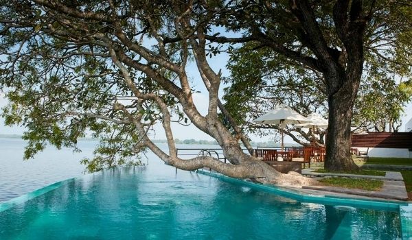 ekho lake house luxury hotel polonnaruwa sri lanka